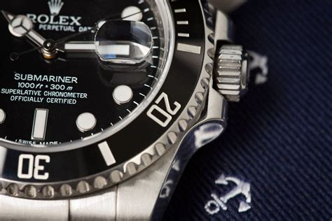 rolex bezel vs ceramic.